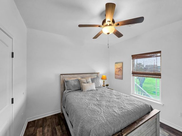 1023 N Bay Street, Gilchrist, TX 77617