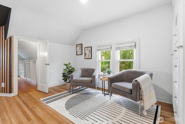 1560 28th Avenue W, Seattle, WA 98199