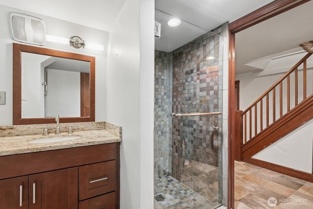 1560 28th Avenue W, Seattle, WA 98199