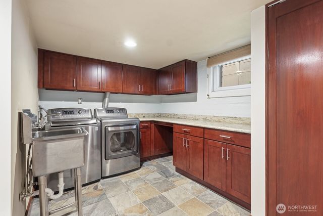 1560 28th Avenue W, Seattle, WA 98199