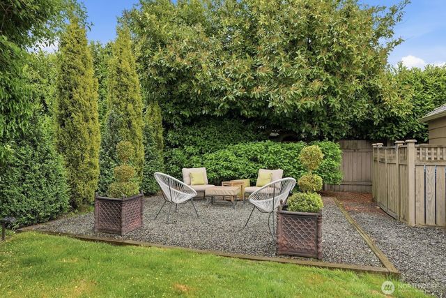 1560 28th Avenue W, Seattle, WA 98199