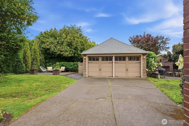 1560 28th Avenue W, Seattle, WA 98199