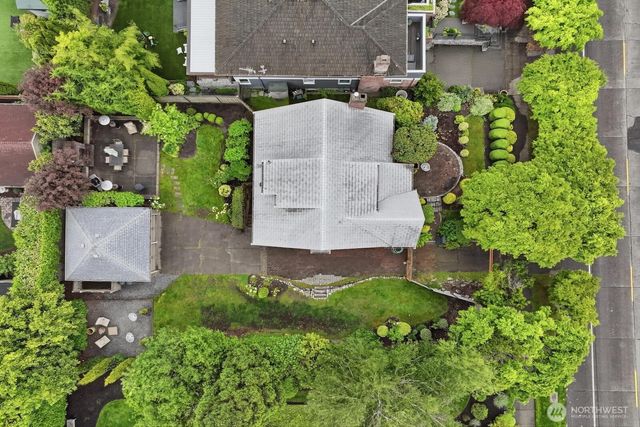 1560 28th Avenue W, Seattle, WA 98199
