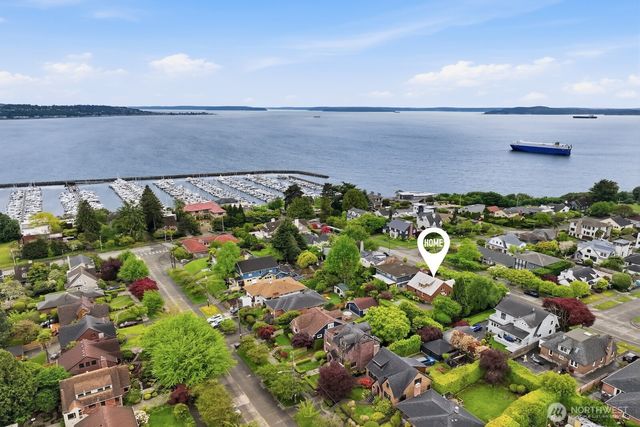 1560 28th Avenue W, Seattle, WA 98199