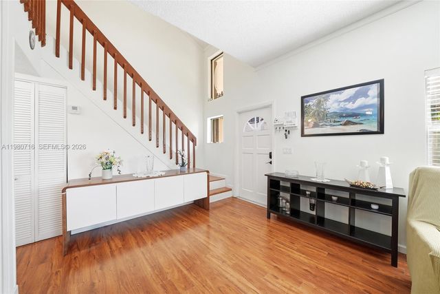 567 Racquet Club Road 18, Weston, FL 33326