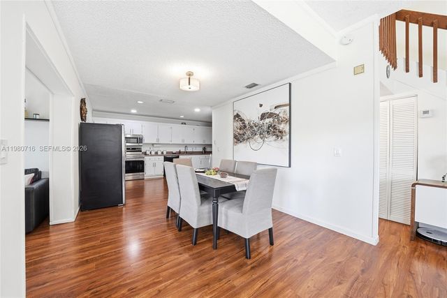 567 Racquet Club Road 18, Weston, FL 33326