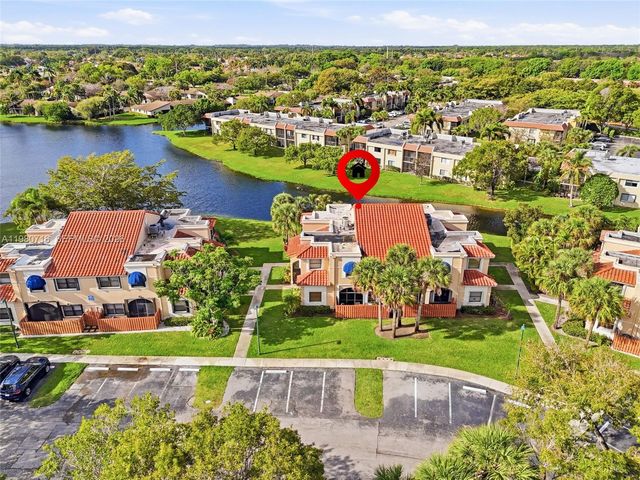 567 Racquet Club Road 18, Weston, FL 33326