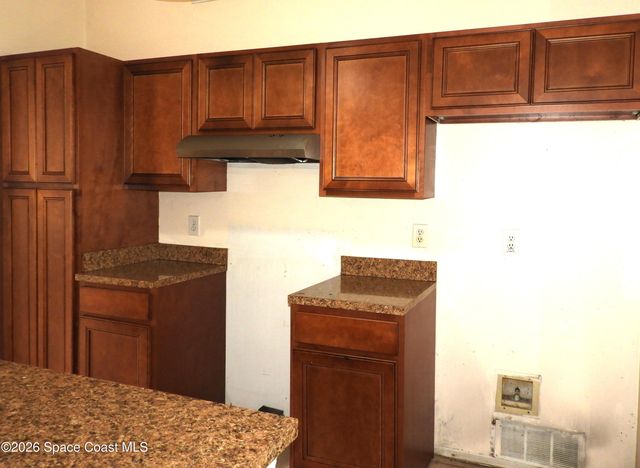 891 Parsons Circle SE, Palm Bay, FL 32909