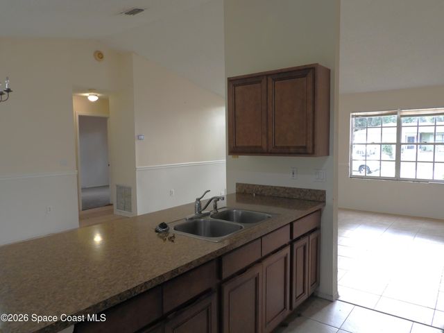 891 Parsons Circle SE, Palm Bay, FL 32909