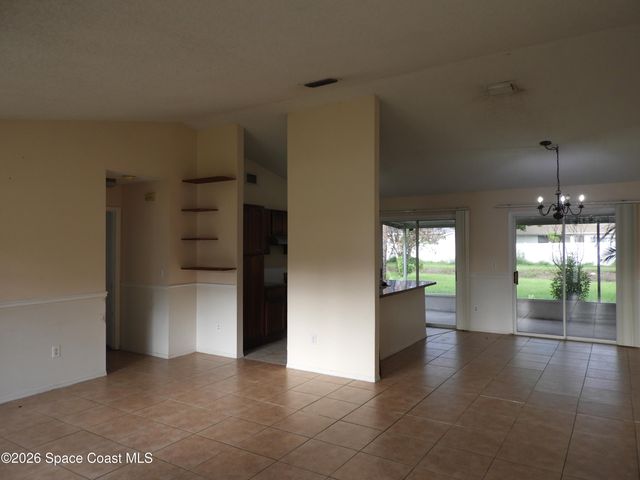 891 Parsons Circle SE, Palm Bay, FL 32909