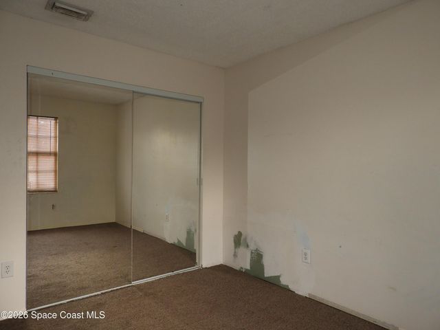 891 Parsons Circle SE, Palm Bay, FL 32909