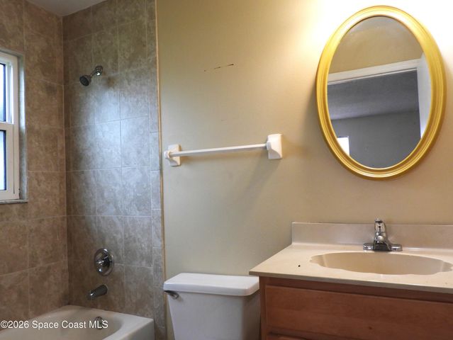 891 Parsons Circle SE, Palm Bay, FL 32909