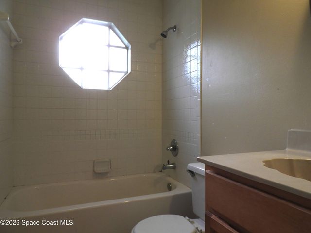 891 Parsons Circle SE, Palm Bay, FL 32909