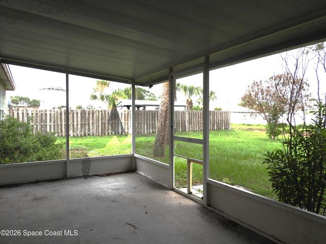891 Parsons Circle SE, Palm Bay, FL 32909