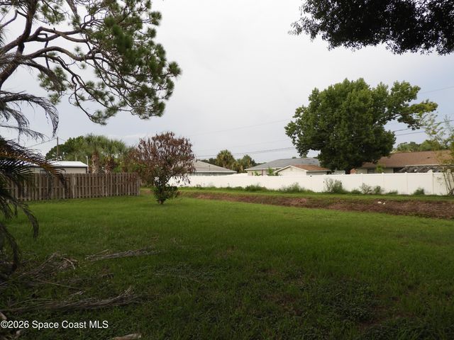 891 Parsons Circle SE, Palm Bay, FL 32909