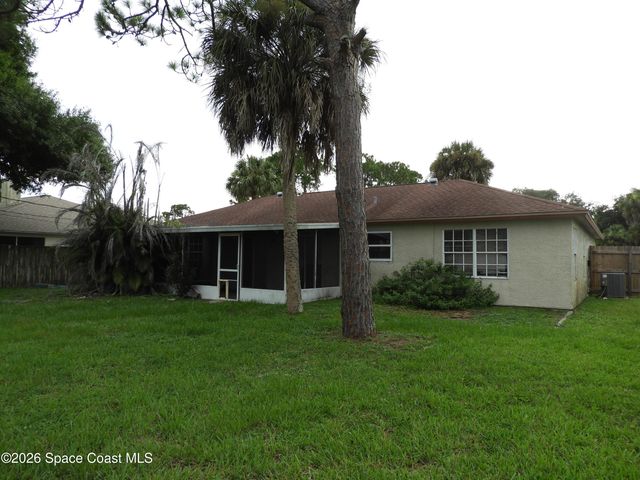 891 Parsons Circle SE, Palm Bay, FL 32909