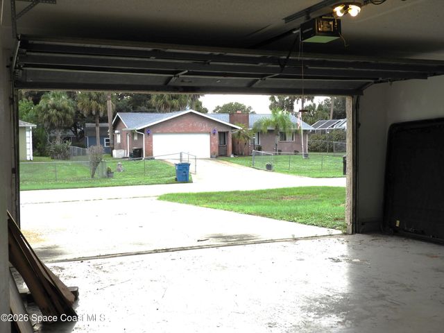 891 Parsons Circle SE, Palm Bay, FL 32909