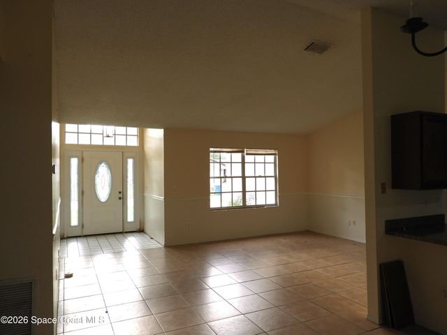 891 Parsons Circle SE, Palm Bay, FL 32909