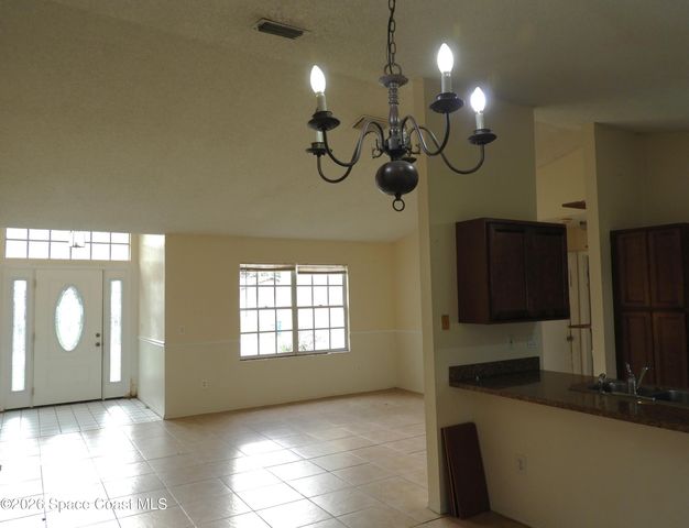 891 Parsons Circle SE, Palm Bay, FL 32909