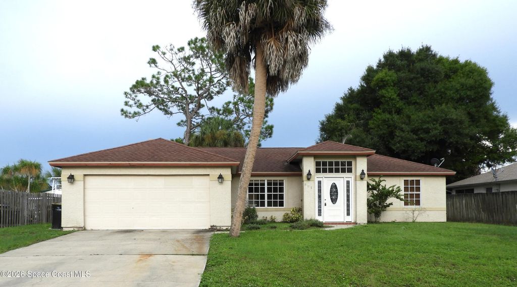 891 Parsons Circle SE, Palm Bay, FL 32909