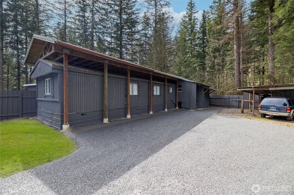 8524 Juniper Place, Maple Falls, WA 98266