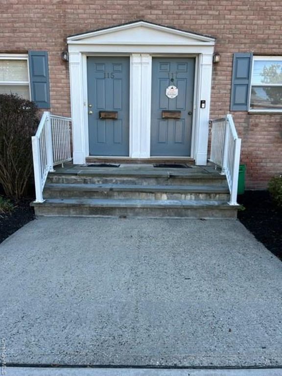 115 Meyer Oval, Pearl River, NY 10965