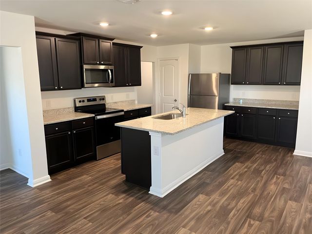 213 Wincanton LN, Jarrell, TX 76537