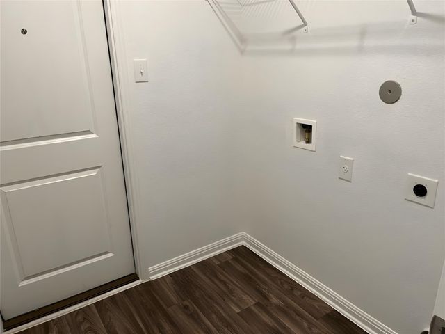 213 Wincanton LN, Jarrell, TX 76537
