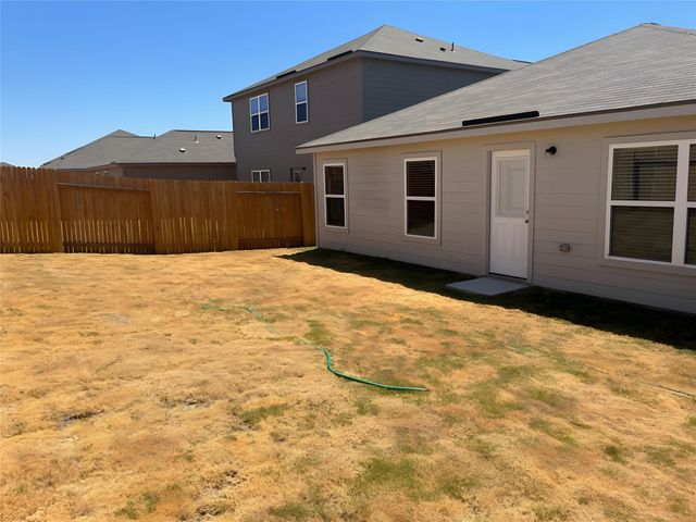 213 Wincanton LN, Jarrell, TX 76537