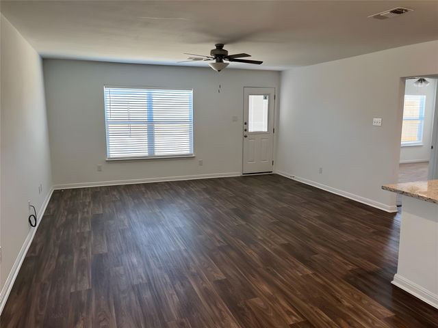 213 Wincanton LN, Jarrell, TX 76537