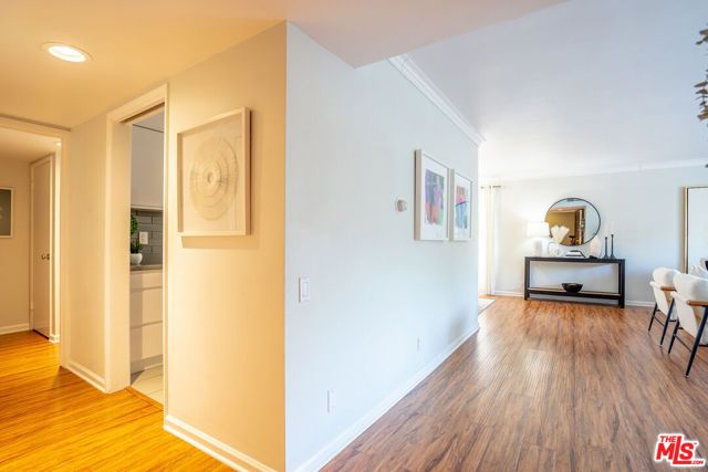 818 S Lucerne Boulevard 205, Los Angeles, CA 90005