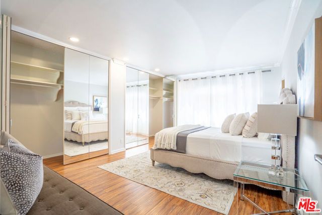 818 S Lucerne Boulevard 205, Los Angeles, CA 90005