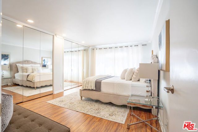 818 S Lucerne Boulevard 205, Los Angeles, CA 90005