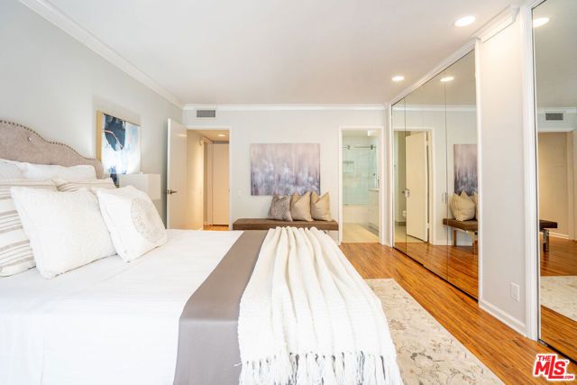 818 S Lucerne Boulevard 205, Los Angeles, CA 90005