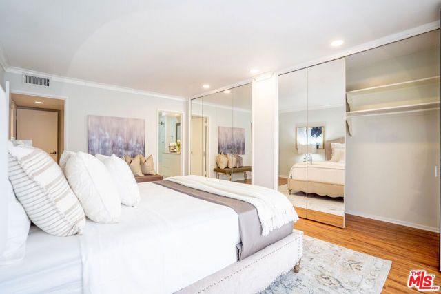 818 S Lucerne Boulevard 205, Los Angeles, CA 90005