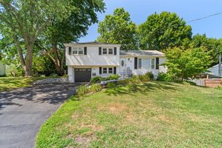 6 Larry Lane, Portsmouth, NH 03801