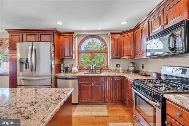 1 PURNEL AVE, Cinnaminson, NJ 08077