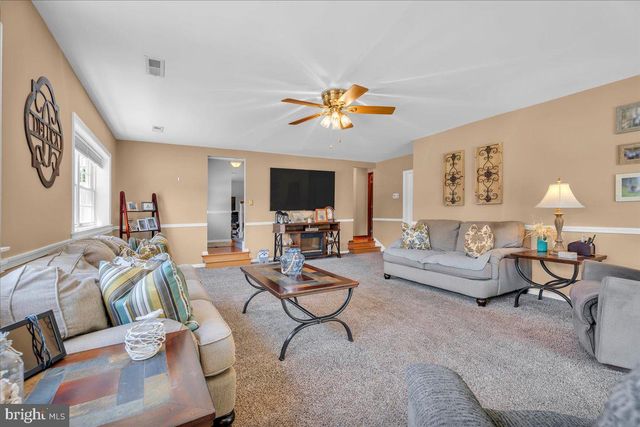 1 PURNEL AVE, Cinnaminson, NJ 08077