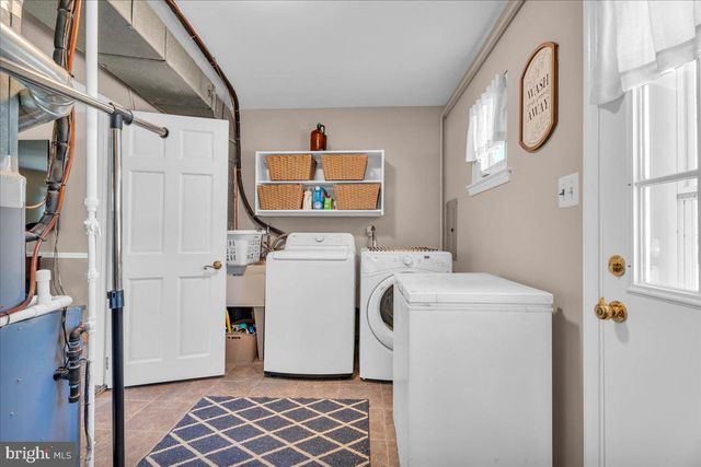 1 PURNEL AVE, Cinnaminson, NJ 08077