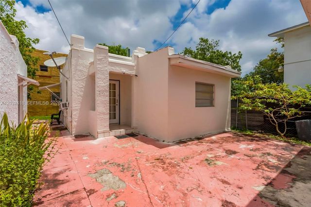 1243 SW 3rd St 1, Miami, FL 33135