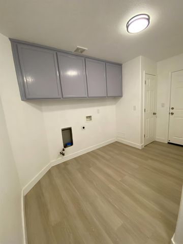 1716 Via Milano, Gustine, CA 95322