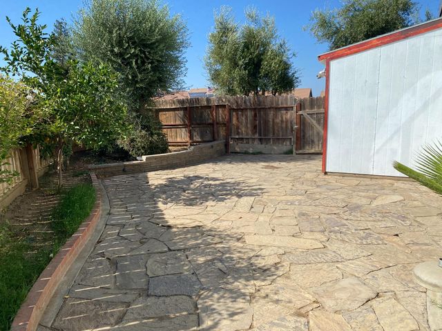 1716 Via Milano, Gustine, CA 95322