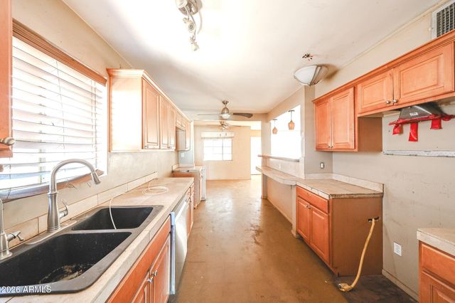 1238 E ALMERIA Road, Phoenix, AZ 85006