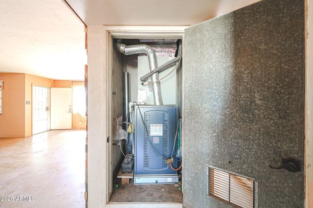 1238 E ALMERIA Road, Phoenix, AZ 85006