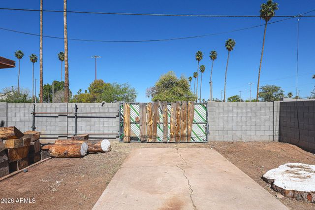 1238 E ALMERIA Road, Phoenix, AZ 85006