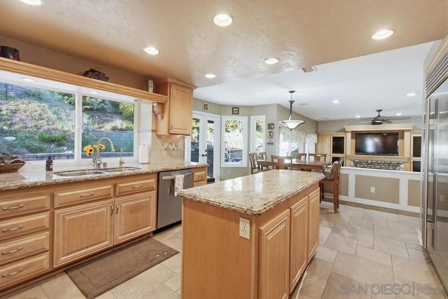 10494 Livewood Way, San Diego, CA 92131