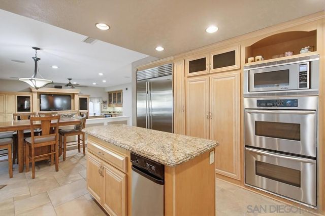 10494 Livewood Way, San Diego, CA 92131