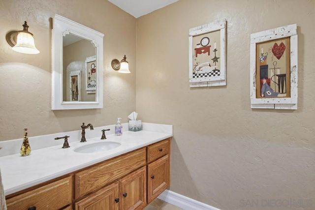 10494 Livewood Way, San Diego, CA 92131