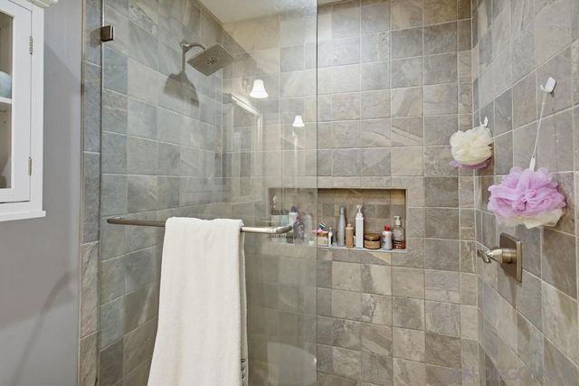 10494 Livewood Way, San Diego, CA 92131