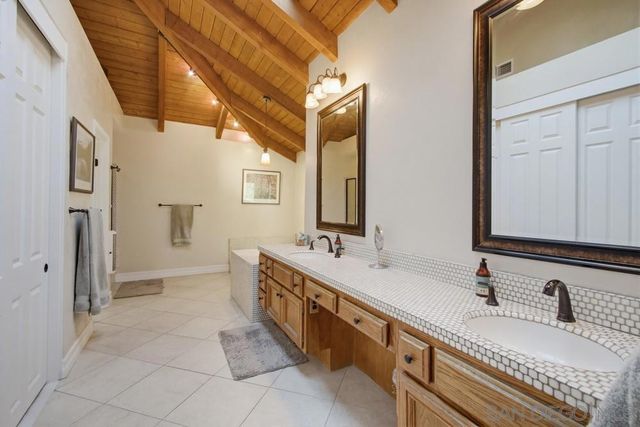 10494 Livewood Way, San Diego, CA 92131